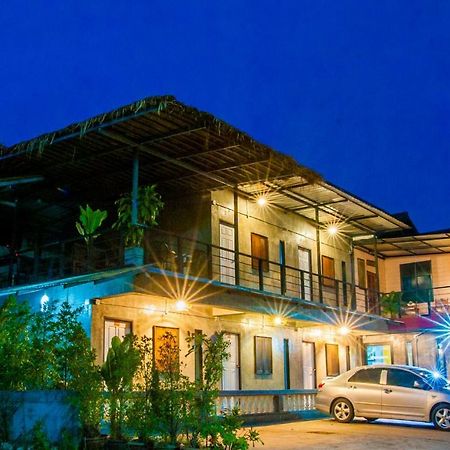 Baantung Homestay Мукдахан Экстерьер фото