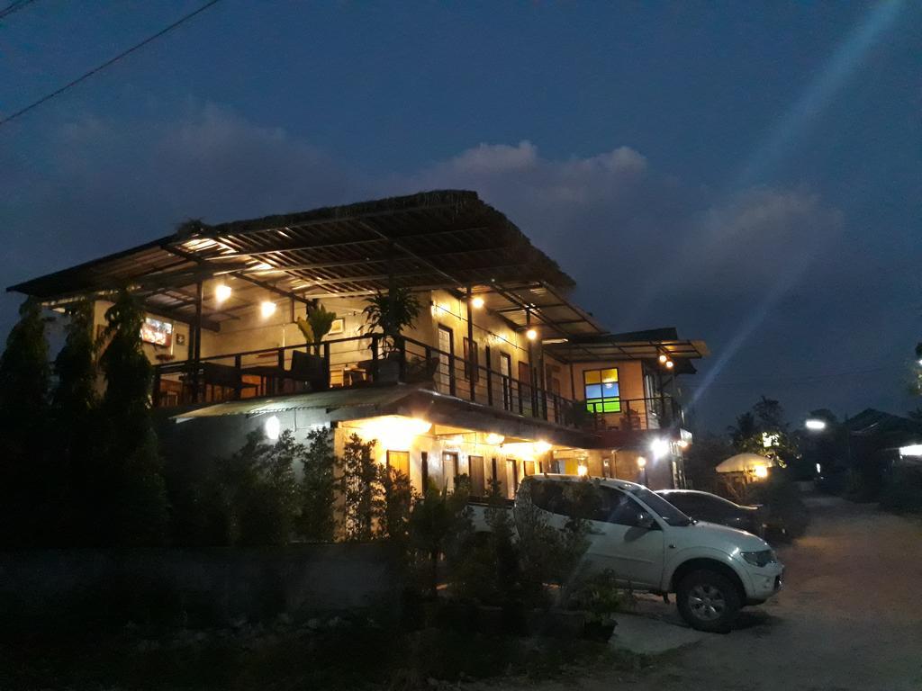 Baantung Homestay Мукдахан Экстерьер фото